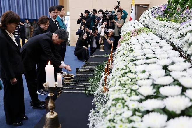 이주호 권한대행, 초계기 순직자 합동분향소 조문 연합뉴스