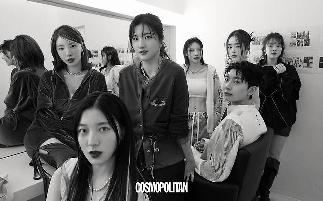 (왼쪽 위부터, 민우) 후드 집업, 팬츠 모두 SRVC BY SAMPLAS. 네클리스 VIVIENNE WESTWOOD. 화이트 톱, 이어링 모두 스타일리스트 소장품. (서연) 톱, 스커트 모두 VIVIENNE WESTWOOD. 목걸이 BLESSED BULLET. 링 스타일리스트 소장품. (희영) 후드 집업 BALENCIAGA. 데님 팬츠 MASION MIHARA YASUHIRO. 네클리스 VIVIENNE WESTWOOD. 화이트 톱 스타일리스트 소장품. (다교) 화이트 톱 DOHYE YUN. 이어링 4FEX. (진아) 블랙 톱 LIZA KEANE. 블랙 스커트 DIESEL. 부츠 SHOE BY CHOI. 이어링 BY THE NAME OF. 링 ANON JEWERLY. 네클리스 스타일리스트 소장품. (한결) 베스트 CHARLIE CONSTANTINOU. 네클리스 4FEX. 이너 톱 스타일리스트 소장품. (미랑) 화이트 재킷 CARNET ARCHIVE. 톱 LOADINGROOM. 이어링 스타일리스트 소장품.