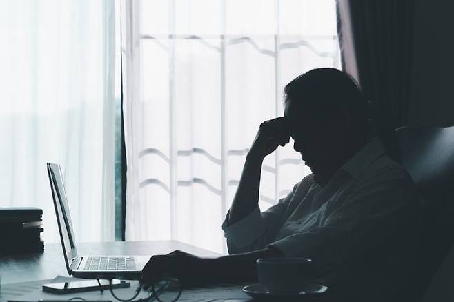 유통업계가 생존경쟁을 위해 자산 매각을 통한 몸집 줄이기와 인력 구조조정에 상시 나서고 있다.ⓒ게티이미지뱅크