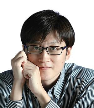 임희윤 문화평론가 - 현 한국대중 음악상 선정위원, ‘예술기: 예술과 기술을 이야기하는 8인의 유니버스’ ‘한국 대중 음악 명반 100(공저)’ 저자