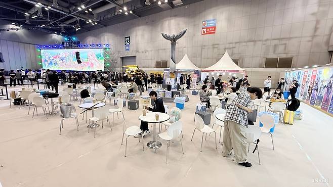 ▲ 금강산도 식후경, 일단 사람들이 적을 때 여유가 있으면 빨리 배채우는 것도 방법