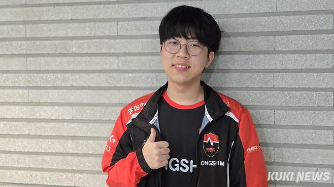 ‘지우’ 정지우가 30일 오후 5시 서울 종로구 롤파크 LCK 아레나에서 열린 ‘2025 LCK’ 정규시즌 2라운드 T1과 경기가 끝난 뒤 쿠키뉴스와 인터뷰하고 있다. 김영건 기자