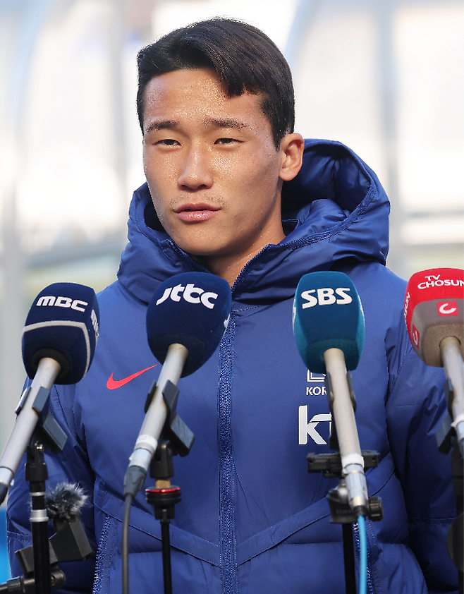 질문에 답하는 이태석. 사진=연합뉴스 제공