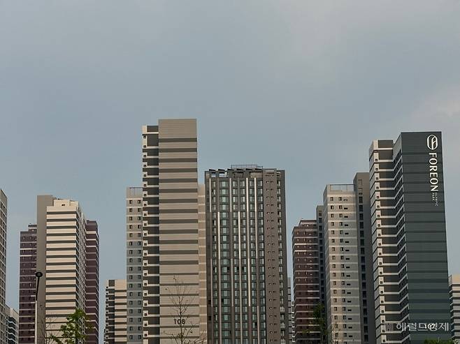 서울 강동구 둔촌동 ‘올림픽파크포레온’ 단지 모습. 신혜원 기자