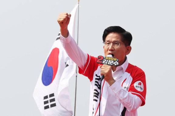 국민의힘 김문수후보가 5월 29일 인천중구 자유공원에서 유세를 하고 있다. 뉴스1