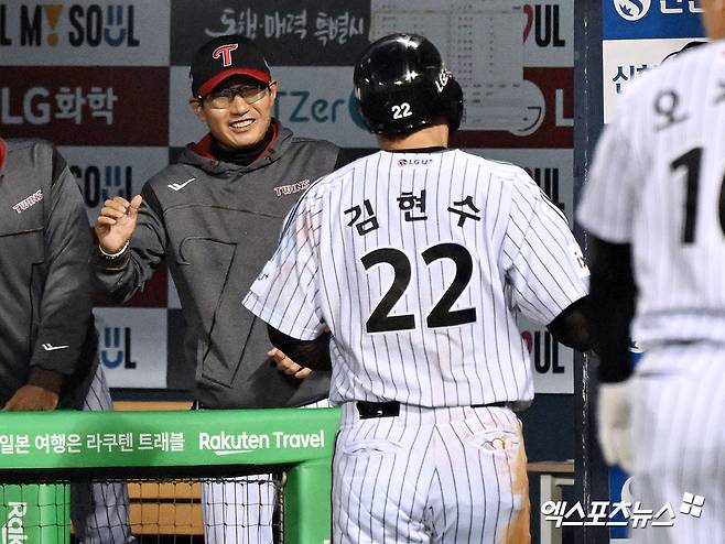 염경엽 감독이 이끄는 LG 트윈스가 29일 서울 잠실야구장에서 열린 2025 신한 SOL Bank KBO리그 한화 이글스와의 팀 간 8차전에서 3-1로 승리, 주중 3연전 위닝 시리즈를 챙겼다. 사진 엑스포츠뉴스 DB