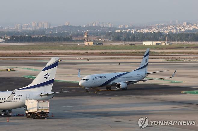 이스라엘 텔아비브 벤구리온 공항의 엘알항공 비행기 [EPA 연합뉴스 자료사진. 재판매 및 DB 금지]