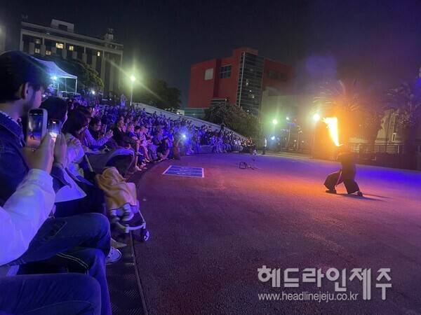 코헤이(Kohey)의 불쇼 퍼포먼스. ⓒ헤드라인제주