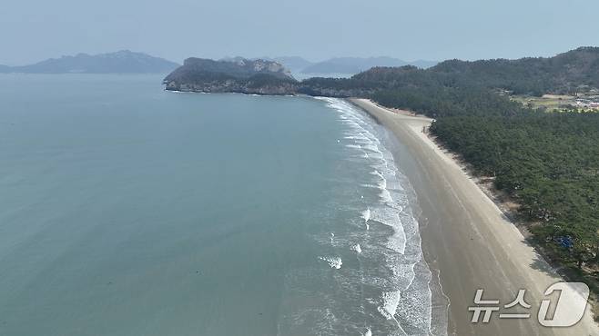 하늘에서 본 관매해수욕장(진도군청 누리집 갈무리)/뉴스1