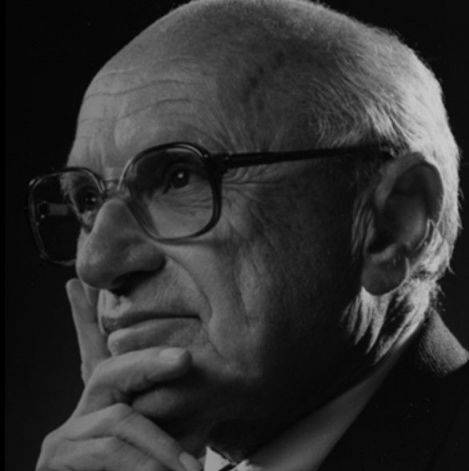 밀턴 프리드먼은 기업과 소비자는 합리적 주체이기에 정부 재정 지출 만으론 경제 성장을 이끌 수 없다고 봤다. 프리드먼을 위시한 학자들은 훗날 '통화학파'로 불리며 케인즈학파에 맞섰다. 후버 인스티튜트