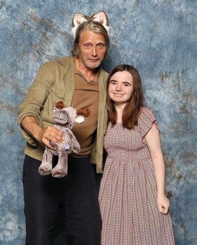 3OerZbQ.jpeg 매즈 미켈슨 팬서비스 근황