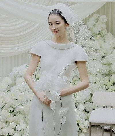 모델 아이린이 결혼식에서 입은 드레스