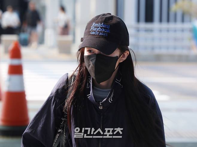 배우 고윤정이 30일 tvN 토일드라마 ‘언젠가는 슬기로울 전공의생활' 포상휴가 차 인천국제공항을 통해 인도네시아 발리로 출국하고 있다. 서병수 기자 qudtn@edaily.co.kr /2025.05.30/