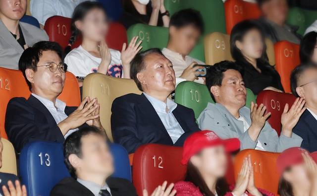 ▲ 윤석열 전 대통령 부정선거 주장 영화 관람 [연합뉴스 자료사진]