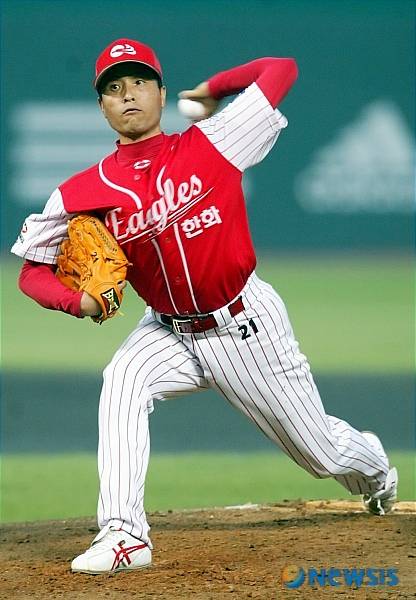 한화 이글스에서 활약했던 송진우 선수. / 사진제공=뉴시스