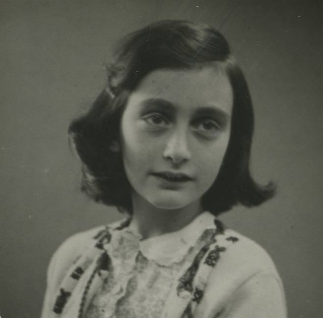 안네 프랑크의 여권 사진, 1939 [Photo Collection Anne Frank House]