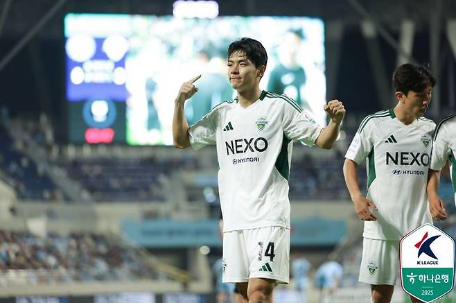 [서울=뉴시스] 프로축구 K리그1 전북 현대의 전진우. (사진=한국프로축구연맹 제공)