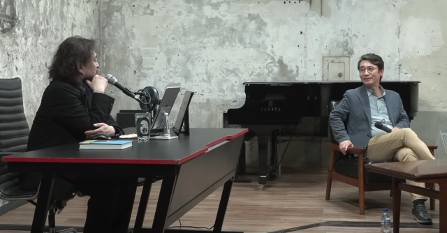 ▲유시민 전 노무현재단 이사장이 28일 '김어준의 뉴스뵈이다'에 출연해 김문수 국민의힘 대선 후보 배우자 설난영 씨를 언급하고 있다.ⓒ김어준의 뉴스뵈이다 갈무리