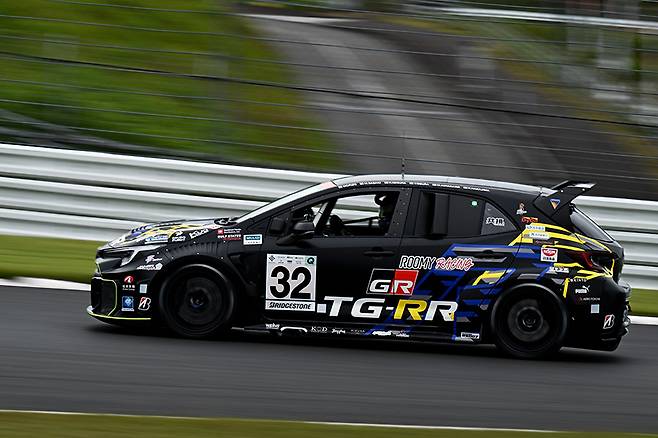 주행 중인 TGGR GR 야리스 H2 컨셉. 사진: 김학수 기자