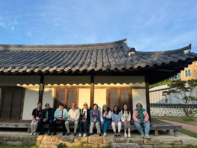 고택 방문한 ICCN 총회 참가자들 [강릉시 제공. 재판매 및 DB 금지]