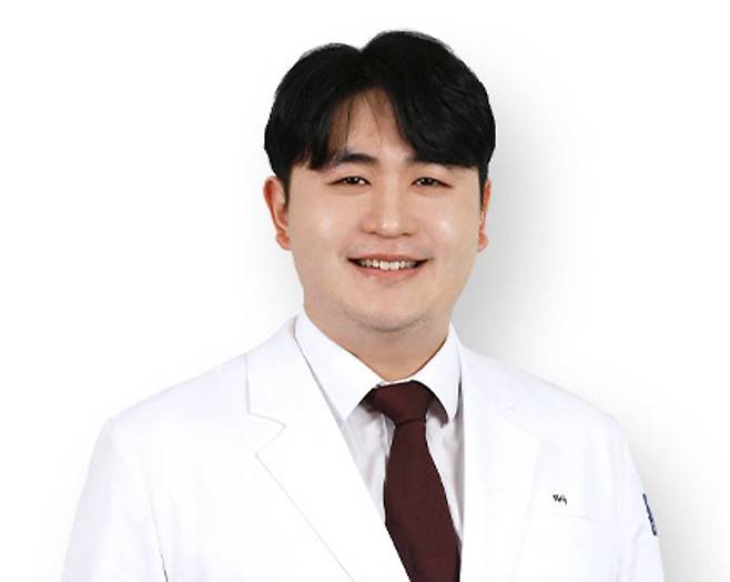 강현탁 교수