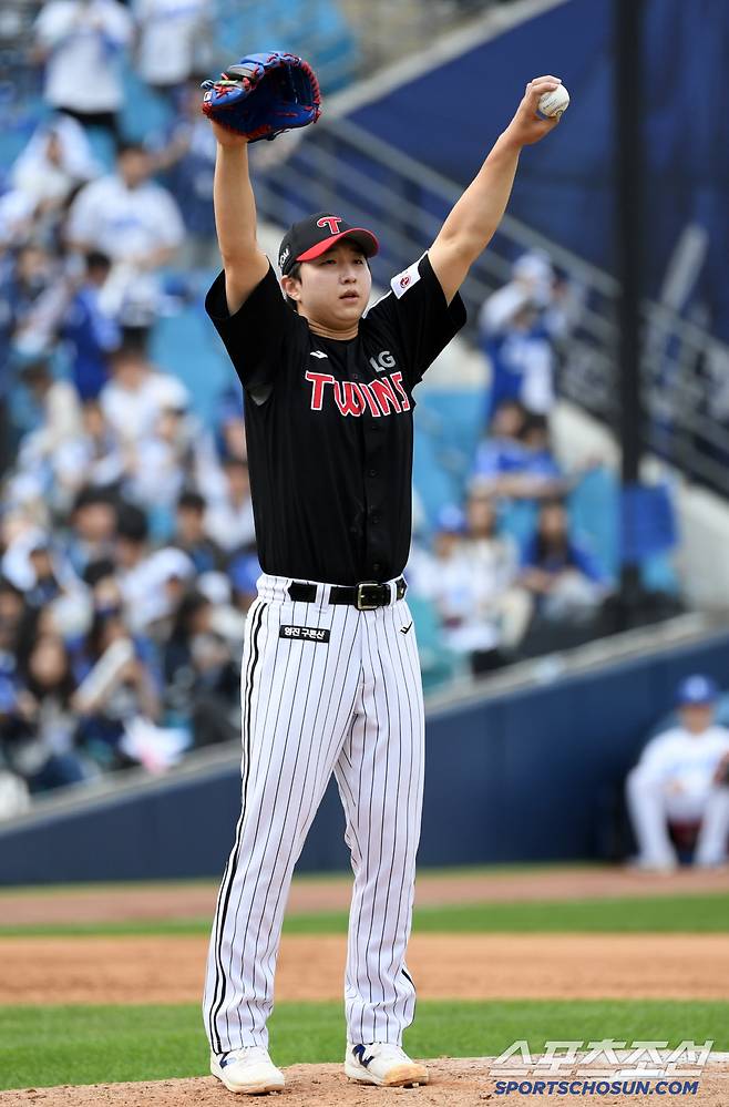 11일 대구 라이온즈파크에서 열린 삼성 라이온즈와 LG 트윈스의 경기. LG 최채흥이 역투하고 있다. 대구=박재만 기자 pjm@sportschosun.com/2025.05.11/