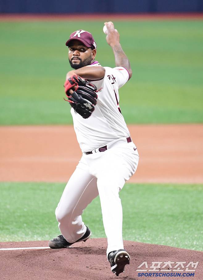 1일 고척돔에서 열린 KBO리그 키움과 두산의 경기. 선발 투구하고 있는 키움 알칸타라. 고척=송정헌 기자songs@sportschosun.com/2025.06.01/