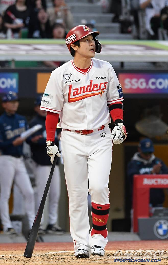 13일 인천 SSG랜더스필드에서 열린 SSG 랜더스와 NC 다이노스의 경기. 4회말 2사 SSG 최정이 삼진을 당하고 있다. 인천=박재만 기자 pjm@sportschosun.com/2025.05.13/