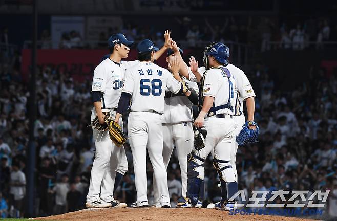 1일 창원 NC파크에서 열린 한화-NC전. NC가 16대5로 승리했다. 선수들이 하이파이브하고 있다. 창원=정재근 기자 cjg@sportschosun.com/2025.6.1/