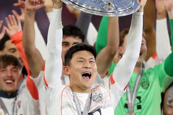 8383408173_340354_0201ca4cdfbc7401f1b85646806ad9df.jpg 올 시즌 주요 리그 한국 선수들 커리어 ㄷㄷㄷ ;;;