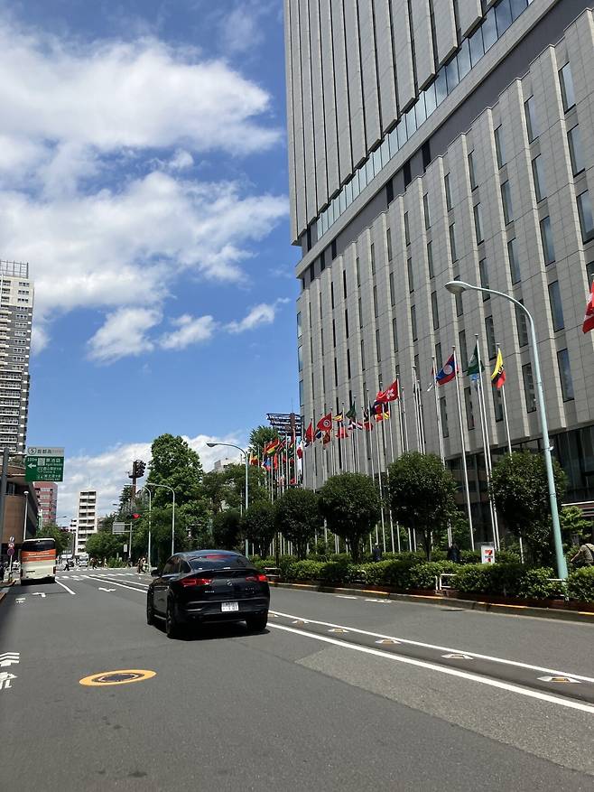 <도쿄외노자> 지브리 하늘같은 색감의 도쿄 동네 하늘입니다