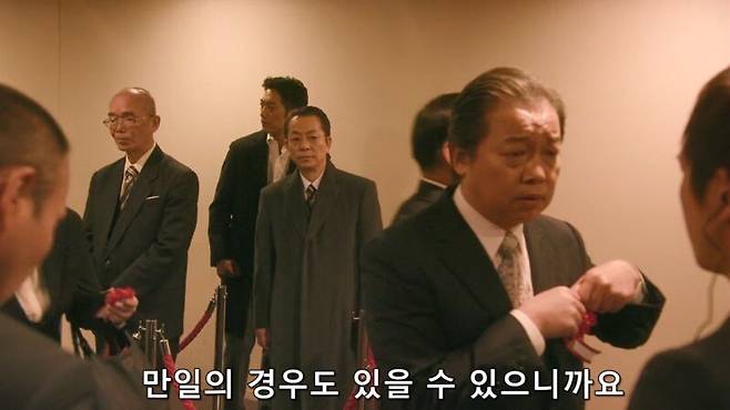 1AE72F4C-40A4-487E-96FF-3F8DD69DCAF3.jpeg 경찰이시라고요? 경찰 수첩을 보여주시죠.jpg