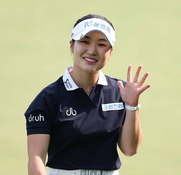 2025년 한국여자프로골프(KLPGA) 투어 Sh수협은행 MBN 여자오픈 우승 경쟁에 뛰어든 최가빈 프로. 사진제공=KLPGA