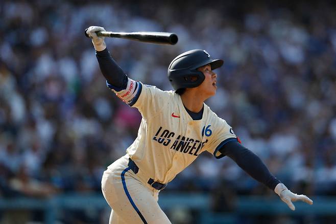 김혜성이 1일(한국시간) 양키스전 2회 말 2점 홈런을 때려내고 있다. AFP=연합뉴스