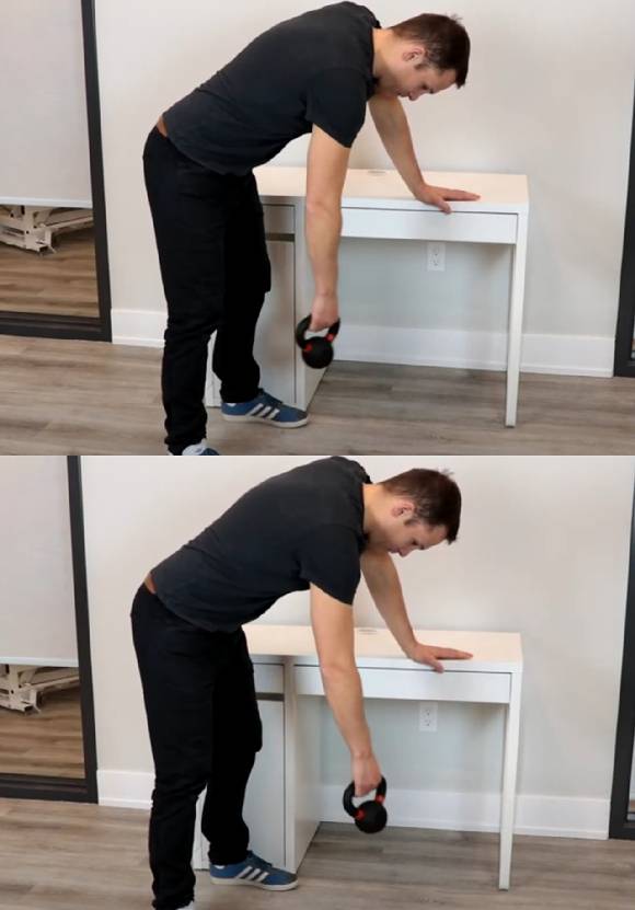 단한 운동과 생활 습관의 변화만으로도 어깨 통증에서 벗어날 수 있다. 사진은 Pendulum Exercise. [사진=유튜브 채널 'Therapia Physiotherapy']