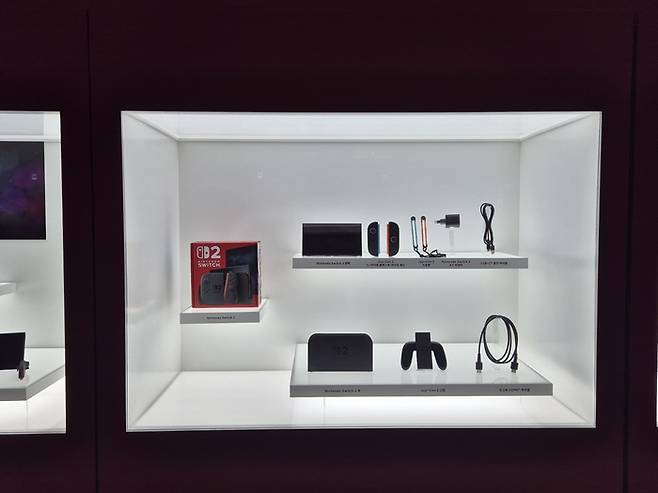 출시 예정인 스위치2 주변 기기. <김태성기자>