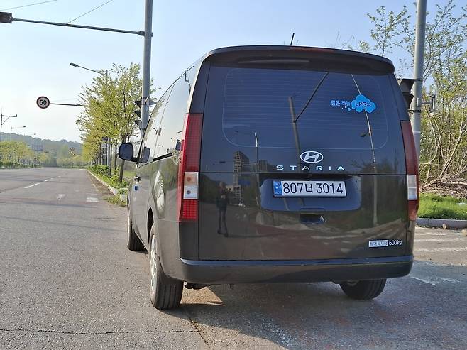 스타리아 LPG 후면 [김성우 기자]