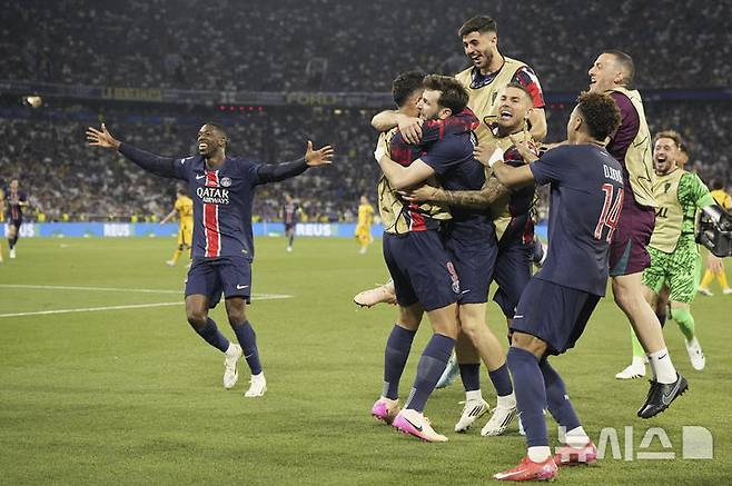[뮌헨=AP/뉴시스] 프랑스 프로축구 리그앙 파리 생제르맹(PSG)의 흐비차 크바라츠헬리아. 2025.05.31.
