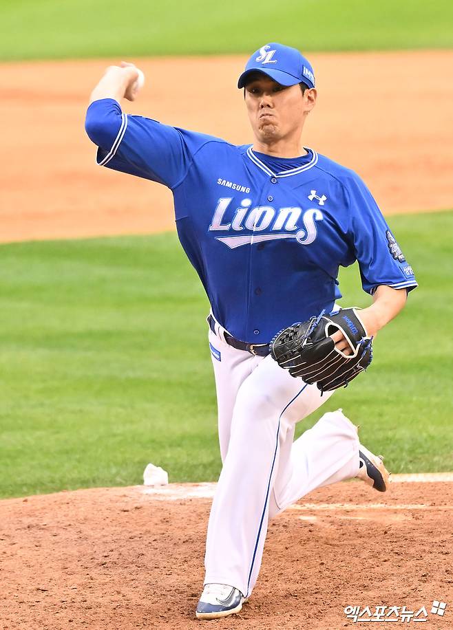 삼성 라이온즈 구원투수 김재윤이 정규시즌 경기에 구원 등판해 투구하고 있다. 엑스포츠뉴스 DB