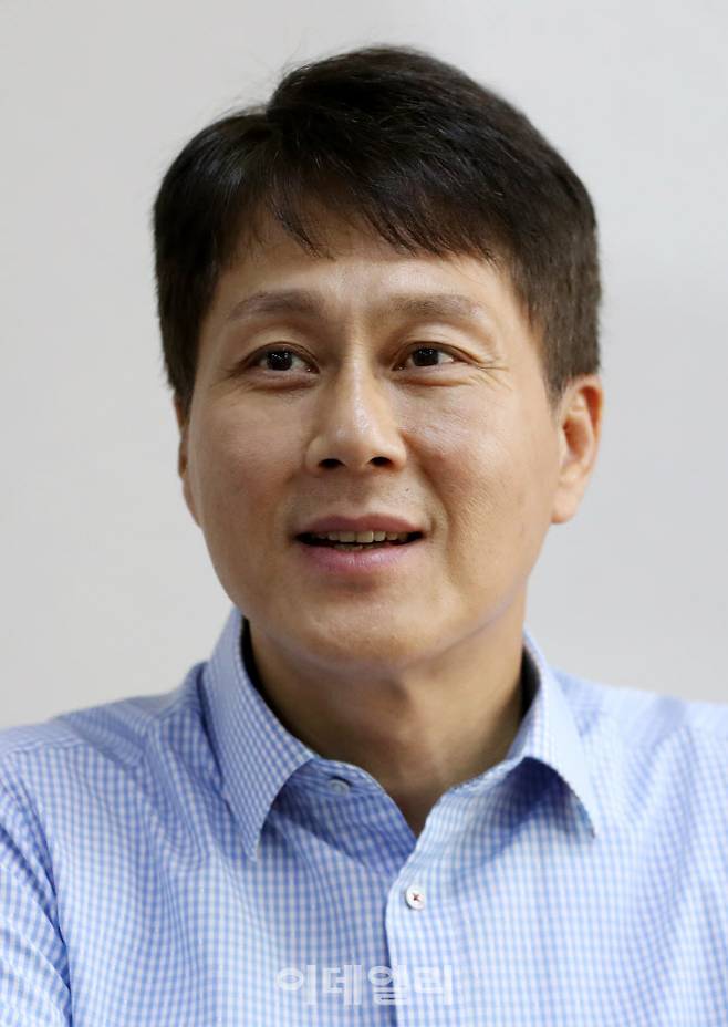 [이데일리 김태형 기자]전성호 신한은행 땡겨요사업단 대표가 2일 이데일리와 인터뷰하고 있다.