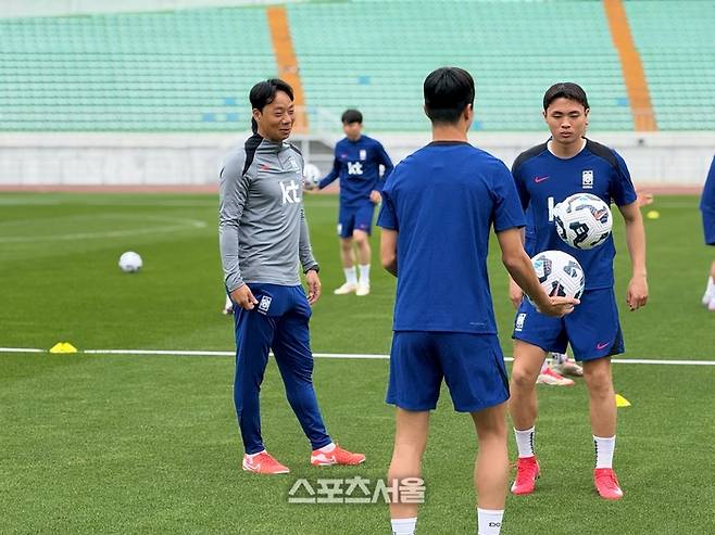 U-22 대표팀에 합류한 염기훈 코치. 원주 | 정다워 기자