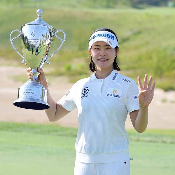 2025년 한국여자프로골프(KLPGA) 투어 셀트리온 퀸즈 마스터즈 타이틀 방어에 나서는 박민지 프로. 사진은 2024년 우승 때 모습이다. 사진제공=KLPGA