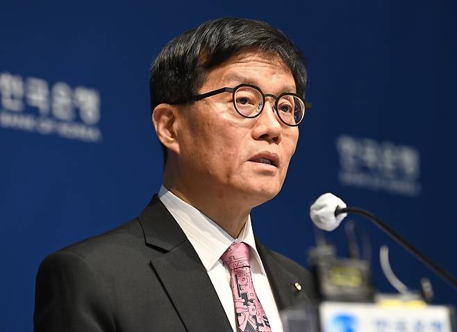 이창용 한국은행 총재가 2025년 5월29일 한국은행에서 금융통화위원회의 금리 결정 결과를 밝히고 있다. 사진공동취재단