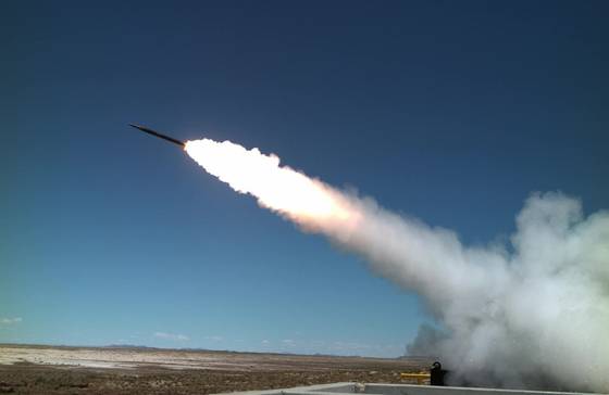 램제트 추진체 시험 중인 스팅어 미사일 시험체. 미 육군