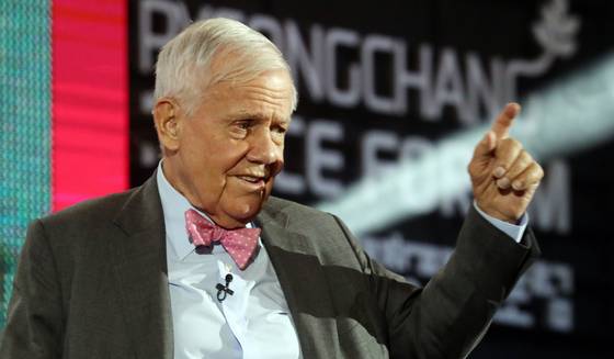 짐 로저스 로저스홀딩스 회장이 2022년 방한해 평창평화포럼에서 기조연설을 하는 모습. [뉴스1]