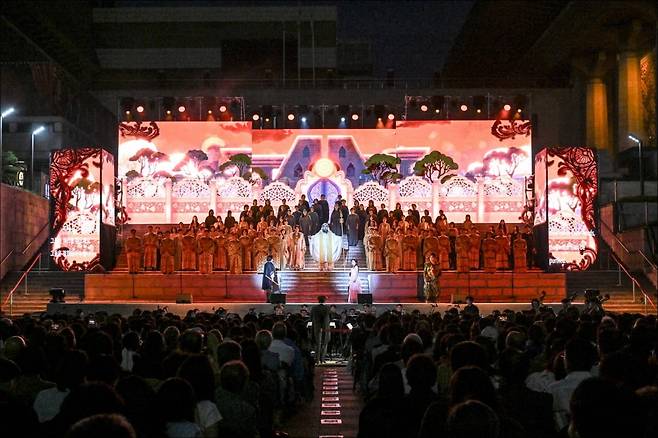 시민합창단이 출연한 오페라 마술피리 현장 /(c)세종문화회관 제공