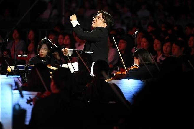 오페라 마술피리를 이끈 지휘자 김광현 / (c)세종문화회관 제공