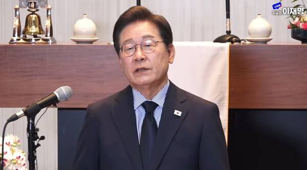 ▲이재명 더불어민주당 대선 후보가 2일 성남주민교회 기자회견에서 악의적 가짜뉴스를 퍼뜨리는 매체에는 특별한 제재를 가해야 한다고 밝히고 있다. 사진=더불어민주당 영상 갈무리