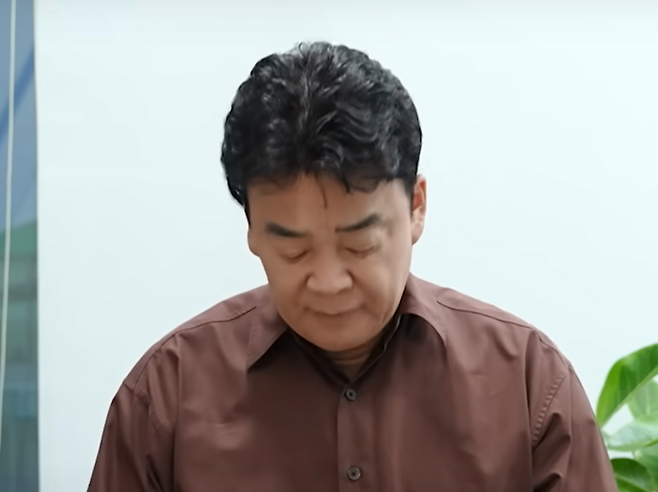 백종원 더본코리아 대표가 지난 6일 자신의 공식 유튜브를 통해 최근 불거진 논란에 대해 사과했다. [사진 출처=유튜브 ‘백종원’ 캡쳐]