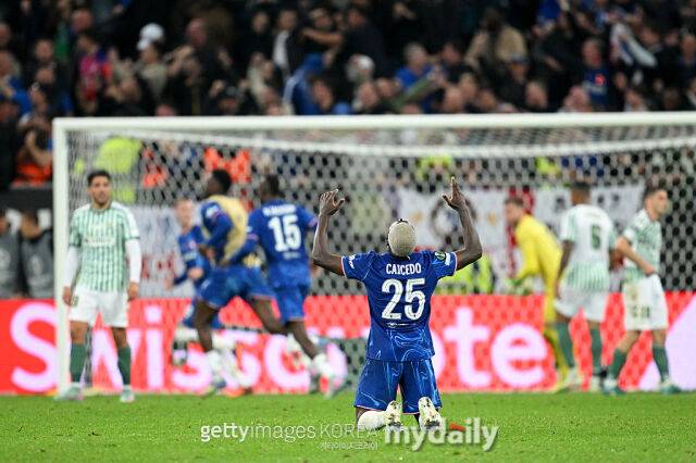 첼시는 산초에게 영구 이적 조건으로 주급의 삭감을 원하고 있다. 컨퍼런스 결승전서 골을 넣은 산초./게티이미지코리아